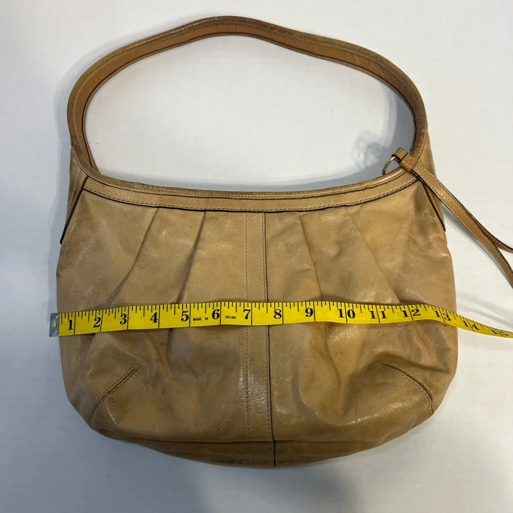 Coach vintage Ergo Y2K pleated half moon leather hobo Camel‎ style # 12235